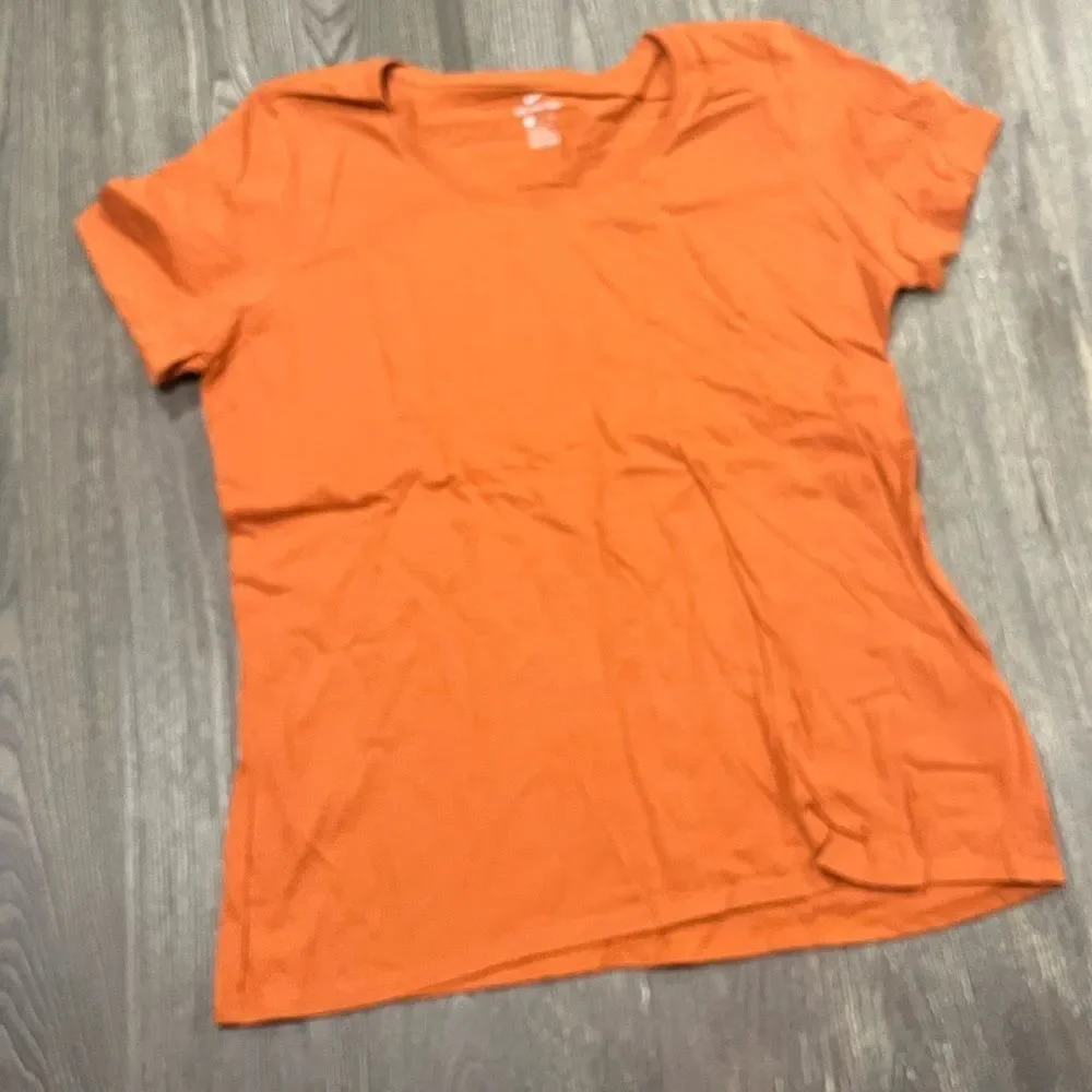 NWOT Nike Basic Tee Athletic Cut Short Sleeve Crewneck Pullover Cotton Orange XL